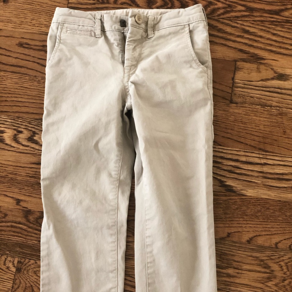 Slim cut chino in natural tan color